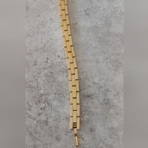 Elegant Gold Bracelet for Women